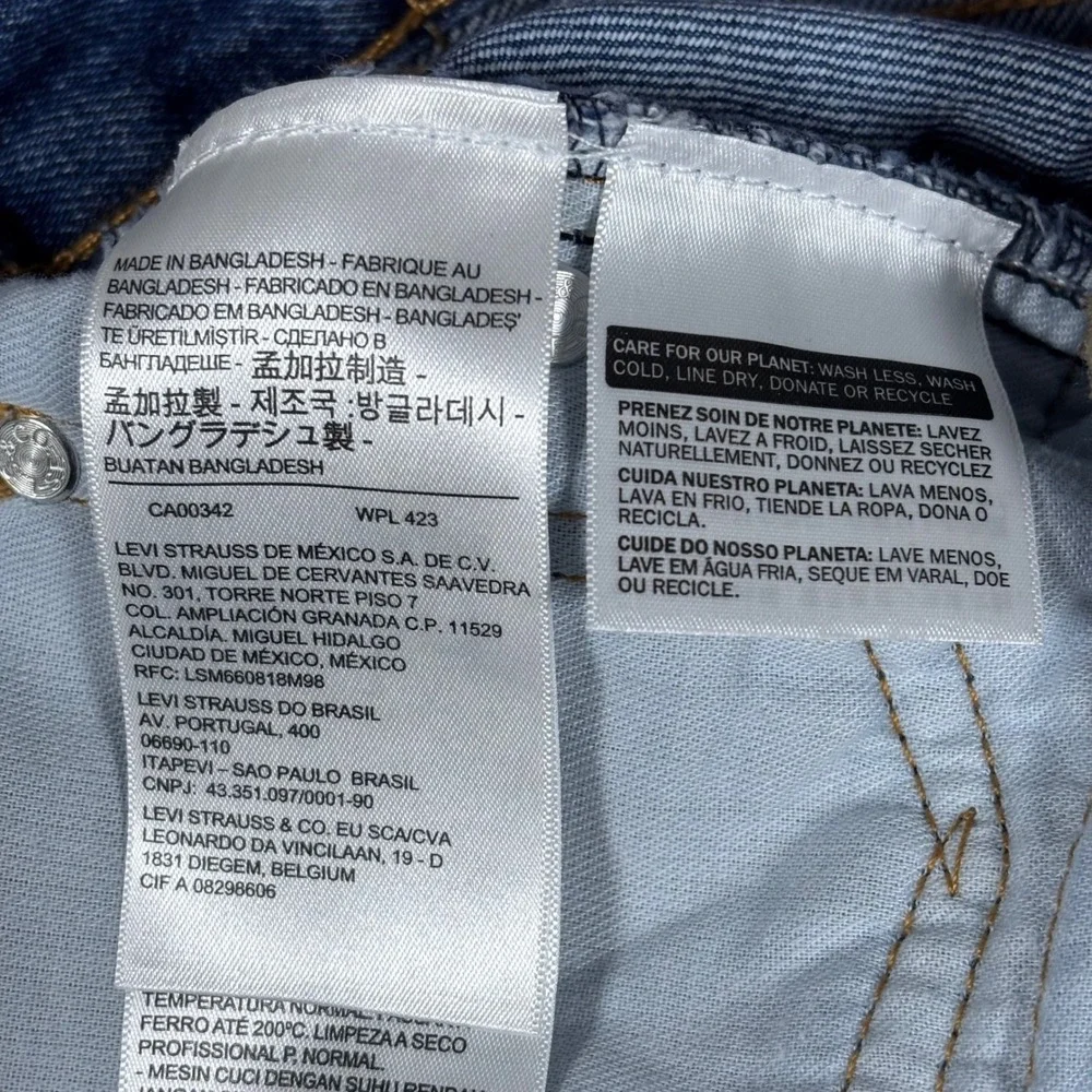Levi's 505 Regular Fit Straight Leg Jeans Medium Wash Blue Denim 32x32 NWT